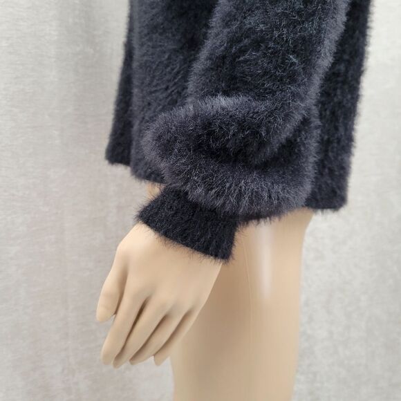 Main Strip Black Cold Shoulder Fuzzy Fringe Sweater Boutique NWT Women's S / M - Picture 4 of 9